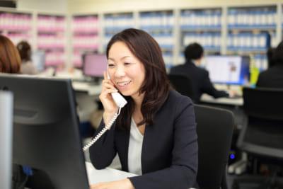 1. メール・電話でご応募